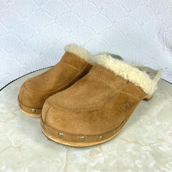 UGG Mules Womens Size 5 Tan Suede Australia Kalie Sheepskin Studded Wooden Clogs - Picture 5 of 13